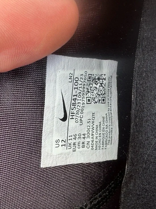 Nike White and Black Men's Low-Top Sneakers - Picture 6 of 7